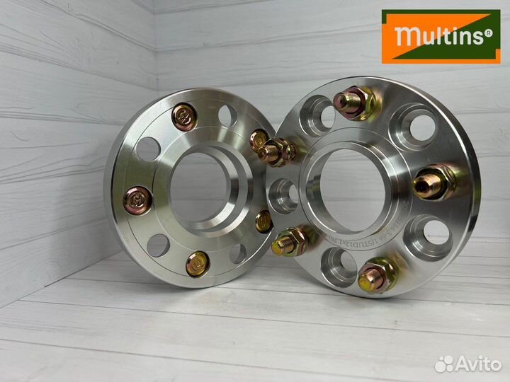 Колесные проставки на Infiniti 5x114.3 FX 35