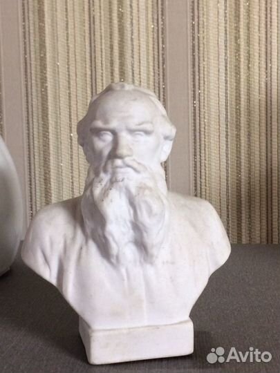 6 статуэток