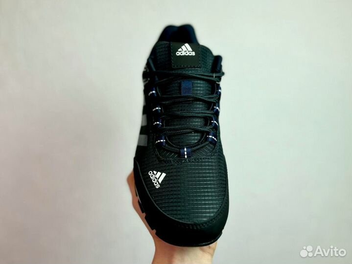 Кроссовки Adidas комфортные