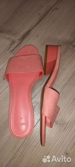 Сандалии новые