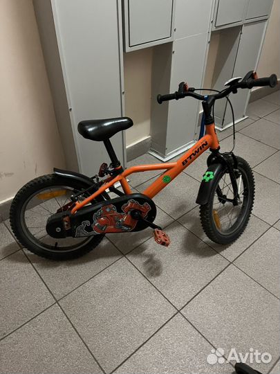 Детский велосипед с дополнительными колесами 14 ''