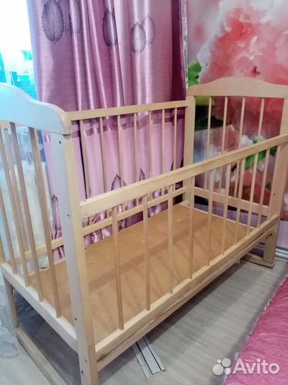Детская кроватка