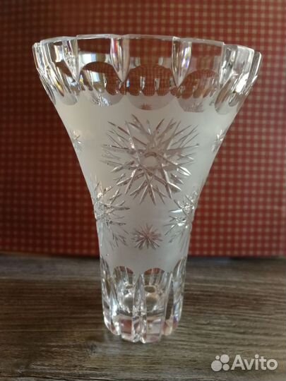 Хрустальная ваза