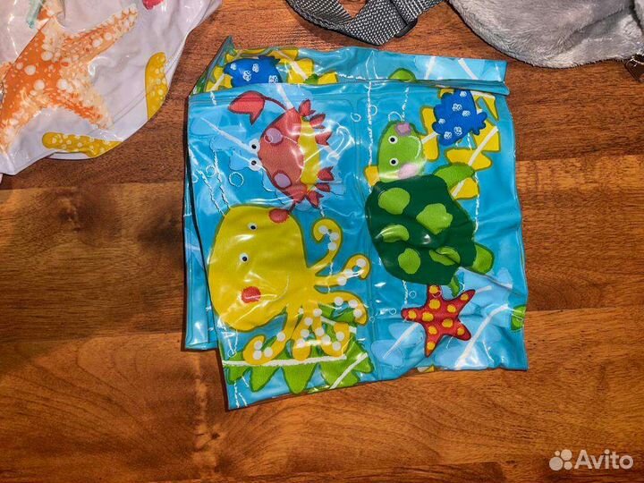 Нарукавники, круг и 2 рюкзачка