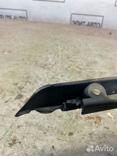 Кронштейн бампера задний правый Lr Range Rover