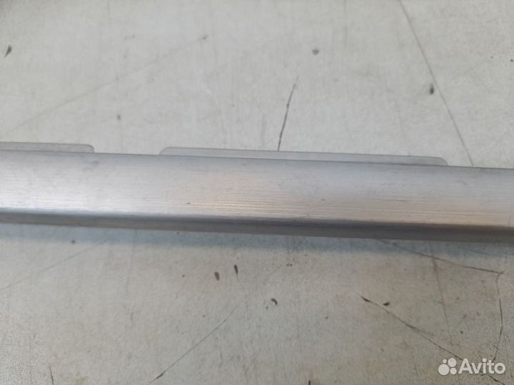 Накладка обшивки двери задняя левая Toyota Land