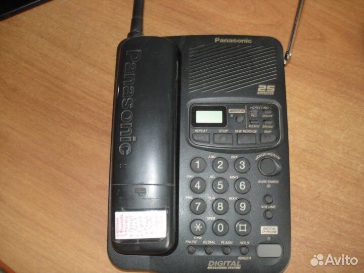 Радиотелефон Panasonik с цифровым автоответчиком