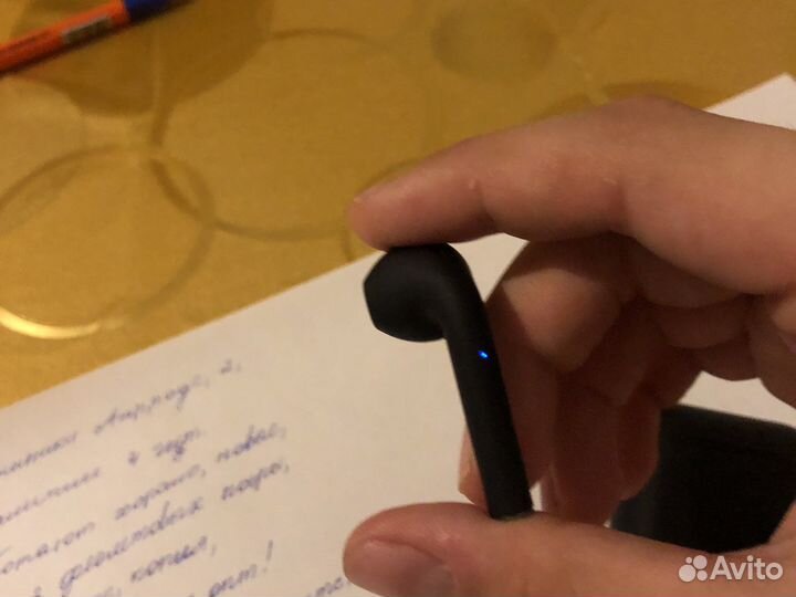 Беспроводные наушники apple airpods