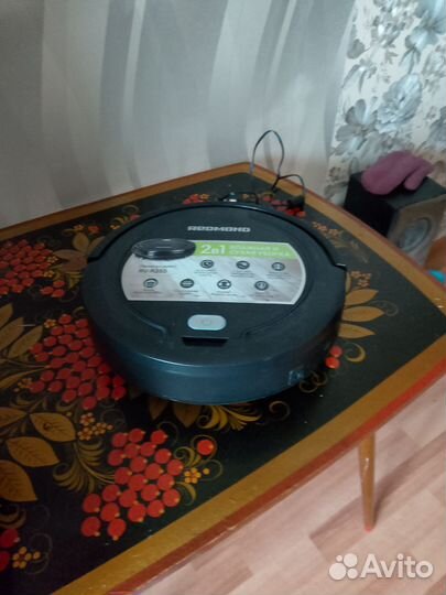 Робот пылесос Redmond rv-r350