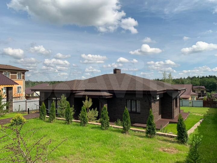 Дом 205 м² на участке 15 сот.