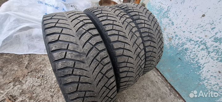 Michelin X-Ice North 4 215/60 R16 99