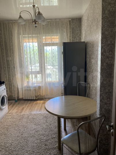 3-к. квартира, 80 м², 9/9 эт.