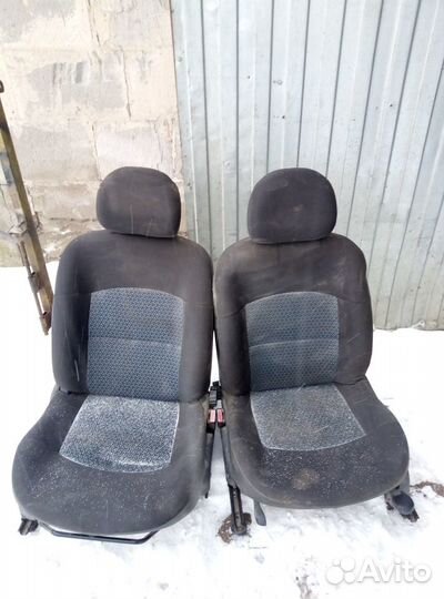 Комплект передних сидений для Renault Symbol