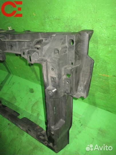 Рамка радиатора Mazda MPV LY3P красный 2009