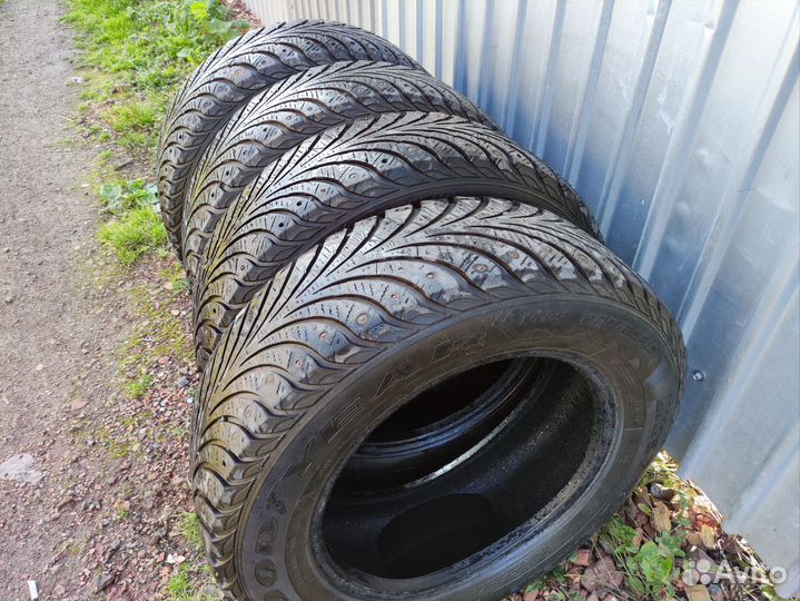 Goodyear UltraGrip Extreme 205/65 R15