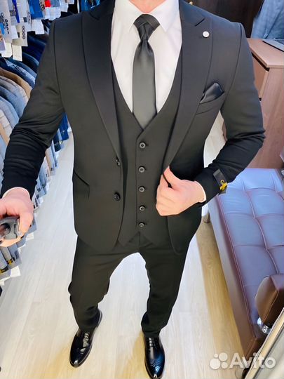 Мужской костюм черный идеальная посадка