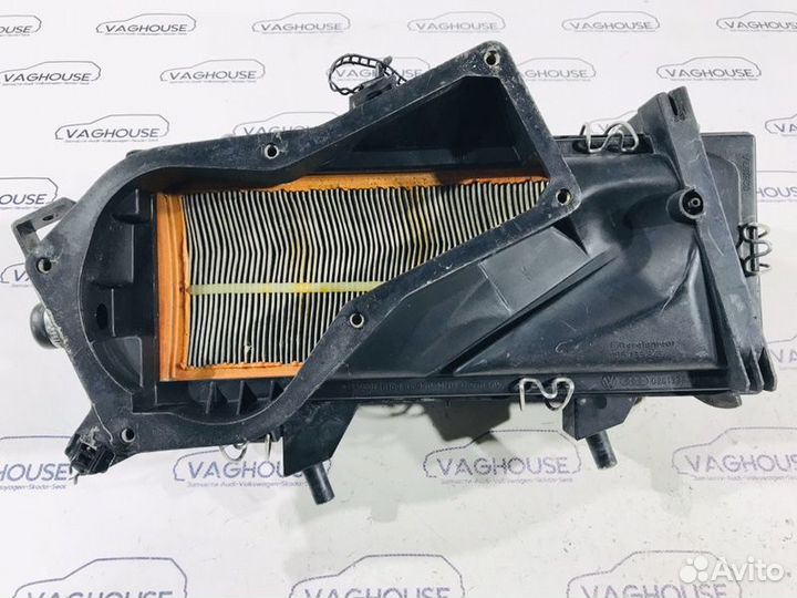 Корпус воздушного фильтра Audi 80 B3 89 1991
