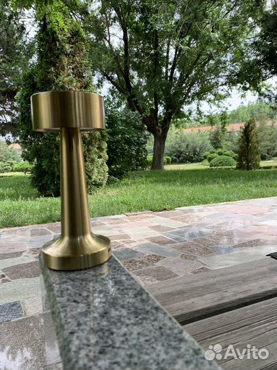 Лампа настольная