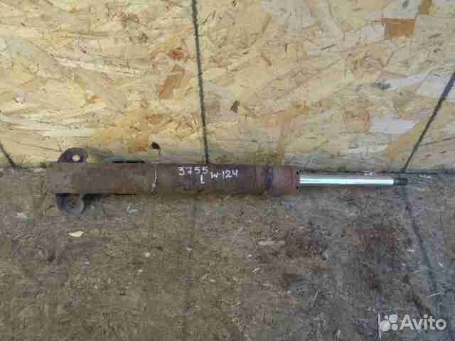 Амортизатор передний L Mercedes E-klasse W124