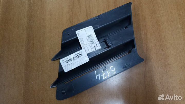 Заглушка противотуманной фары правая Man Tgx