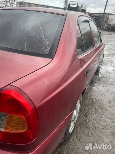 Заднее правое крыло Hyundai Accent