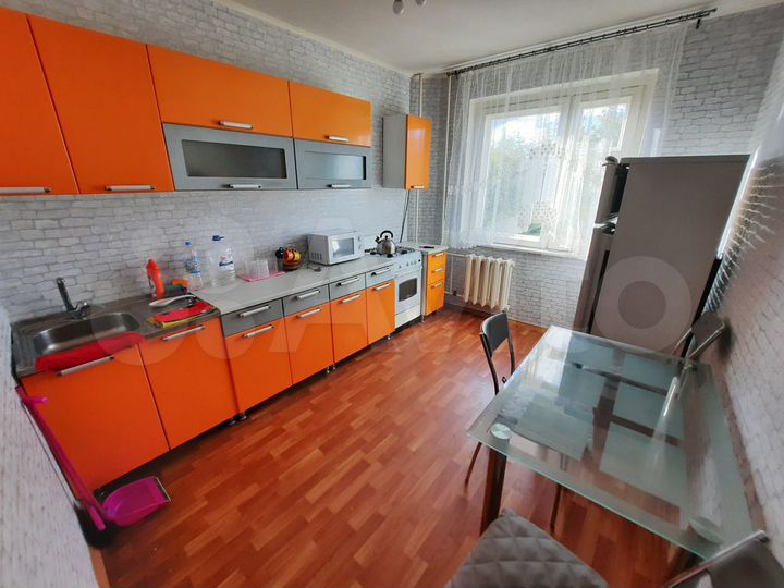 2-к. квартира, 56 м², 4/9 эт.