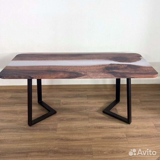 Компьютерный стол. Письменный стол