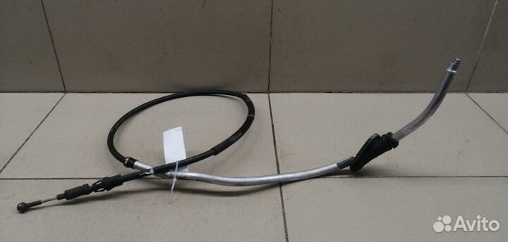 Трос стояночного тормоза правый Yeti 2009