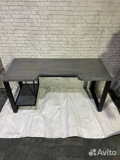 Стол компьютерный в стиле лофт