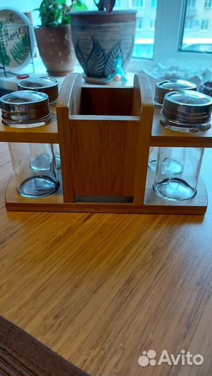 Салфетница деревянная с баночками для специй