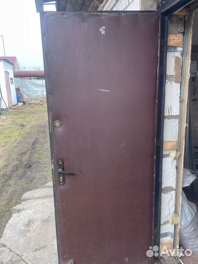 Дверь входная металлическая