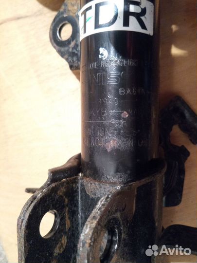 Cтойки передние Nissan Juke