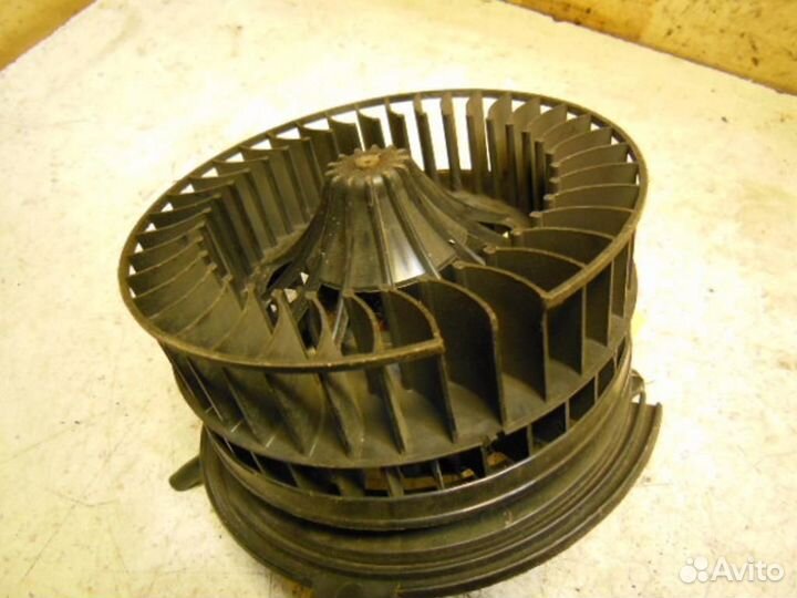 Моторчик печки Mercedes-Benz 190