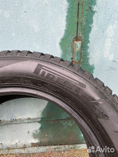 Pirelli Ice Zero 2 225/60 R18 104T