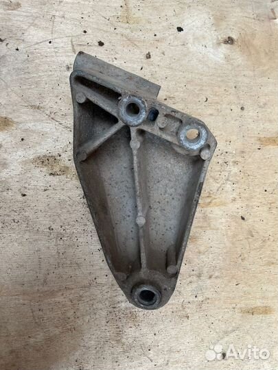 Шевроле авео т250 кронштейн генератора