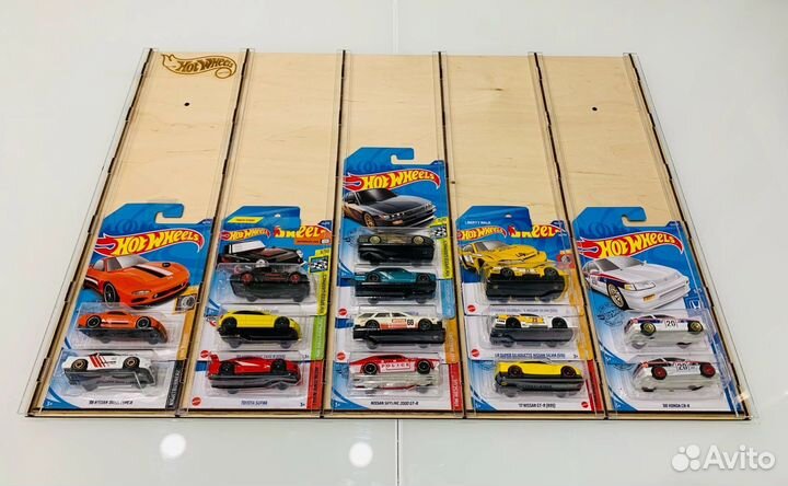Полка для запакованных hot wheels mainline
