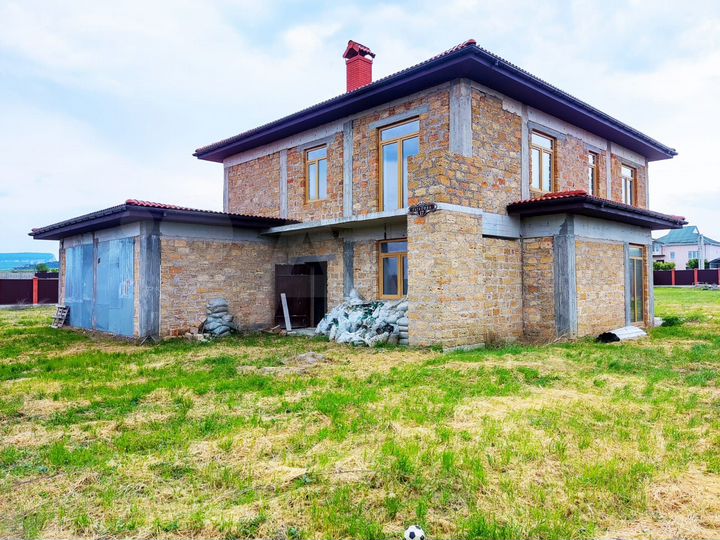 Дом 268,6 м² на участке 15 сот.