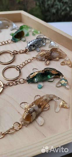 Брелки рыбки с натуральными камнями