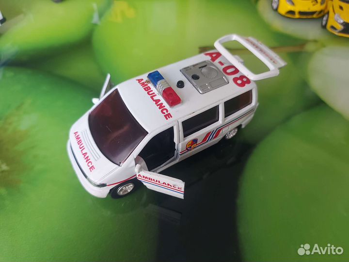 Машинки модельки металлические