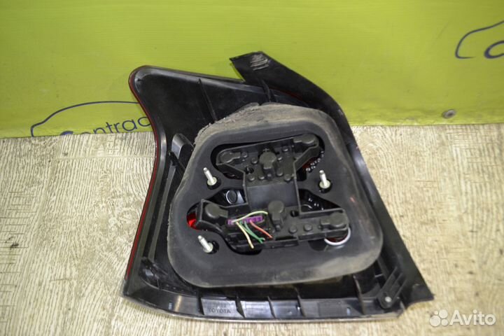 Фонарь правый Тойота Авенсис 2 рестайлинг