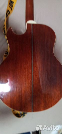 Акустическая гитара