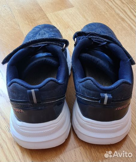 Кроссовки для девочки