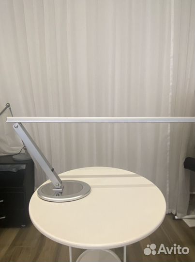 Лампа маникюрная настольная