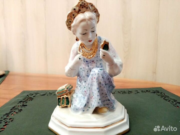 Фарфоровые статуэтки