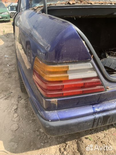 Задний стоп сигнал мерседес 124