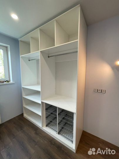 Шкаф двухстворчатый