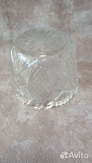 Хрустальная ваза и рог