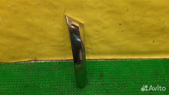 Молдинг решетки радиатора Toyota Land Cruiser