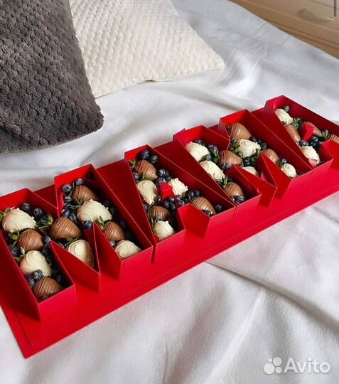 Клубника в шоколаде\ Цветы к коробке