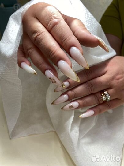 Педикюр с покрытием лаком